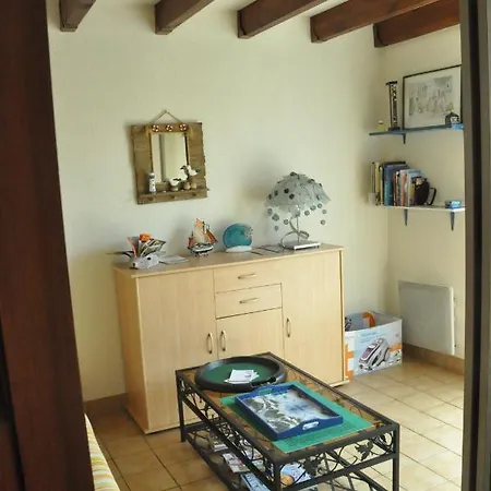 Pavillon Des Loritz *