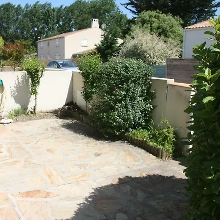 Pavillon Des Loritz *