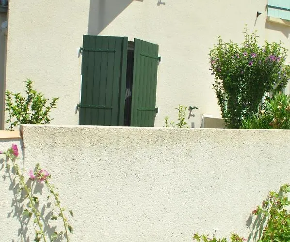 Pavillon Des Loritz *