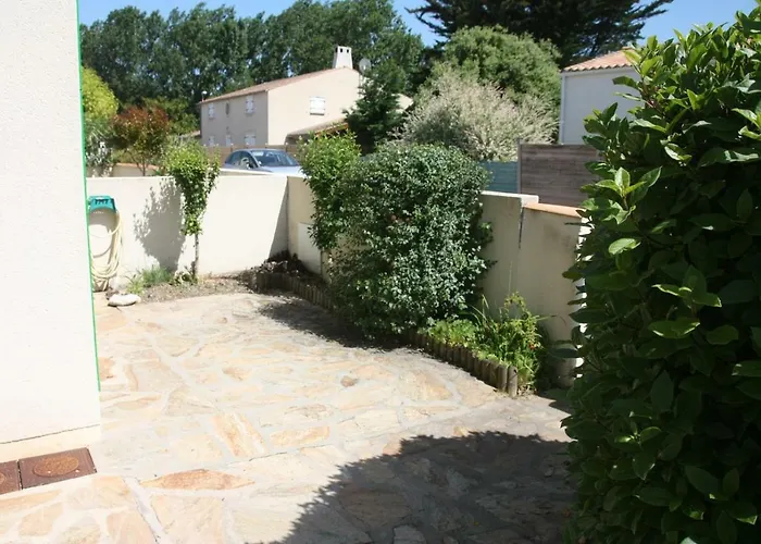 Pavillon Des Loritz *